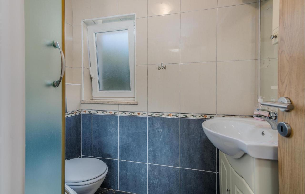 Nice Apartment In Malinska Dubasnica With Kitchen Exterior photo